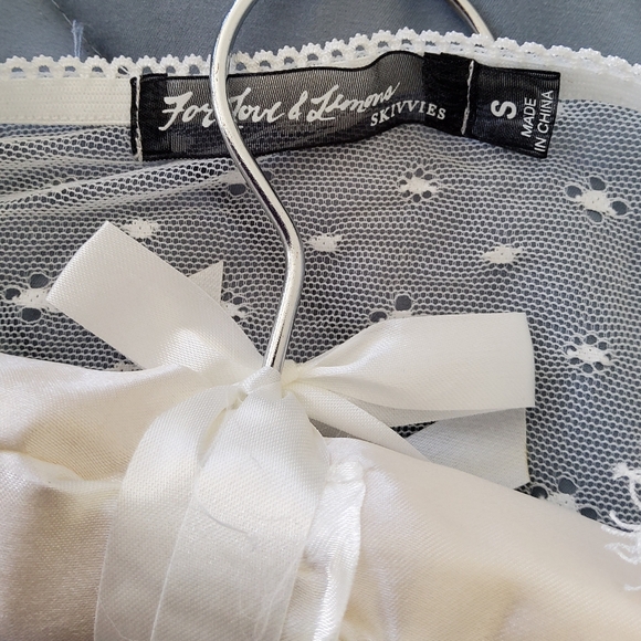 🍋For Love and Lemons Vanity Robe White - Picture 13 of 15